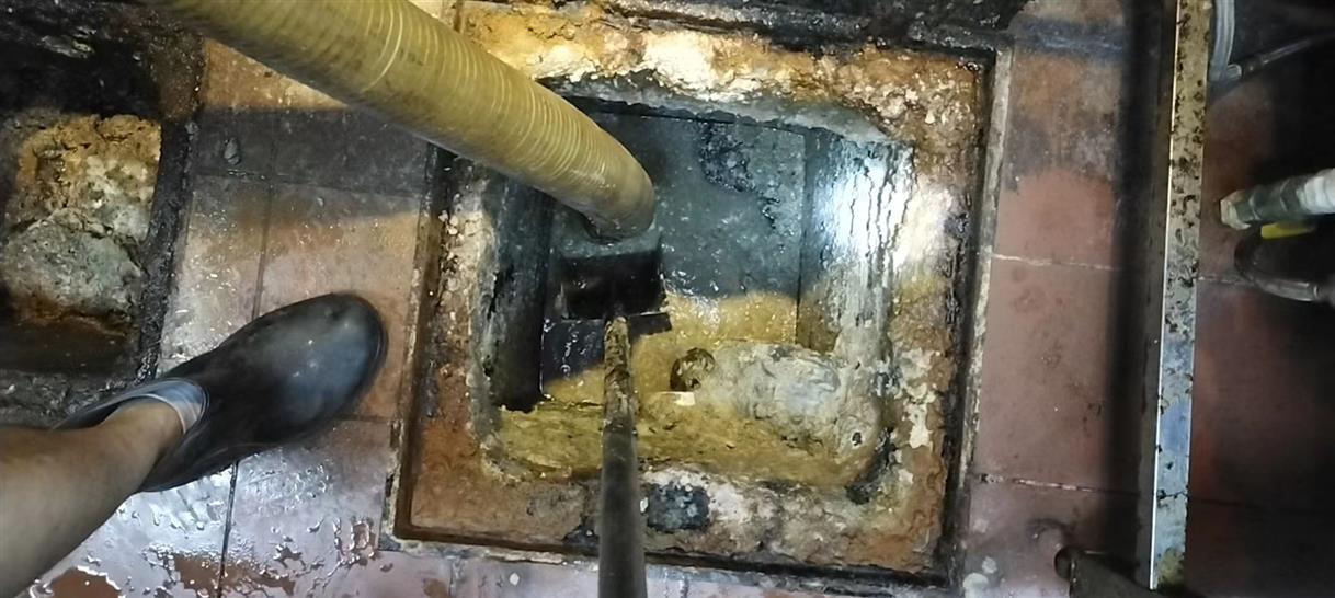 铅山污水池清理一般都有毒气，怎么预防中毒呢？